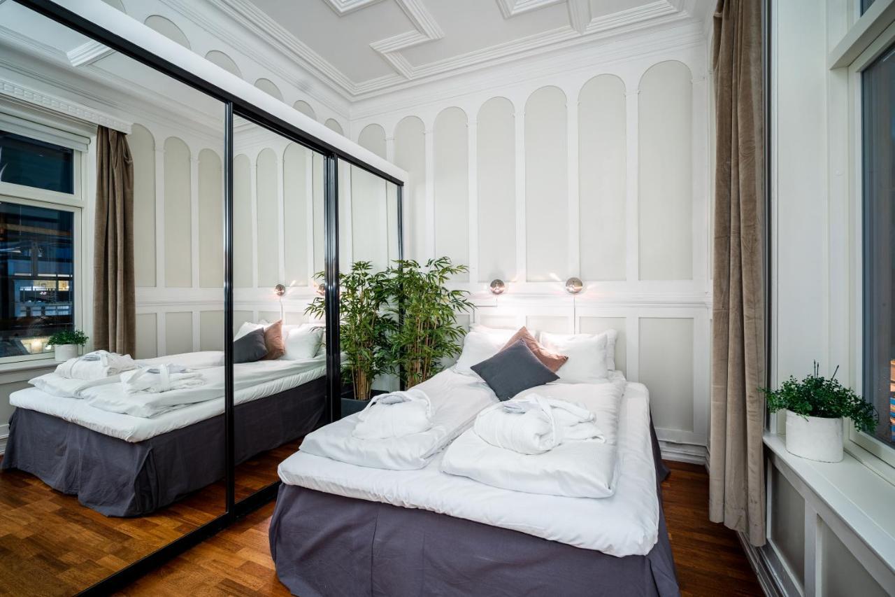 Enter Ultimate Luxury - Jacuzzi & Sauna *